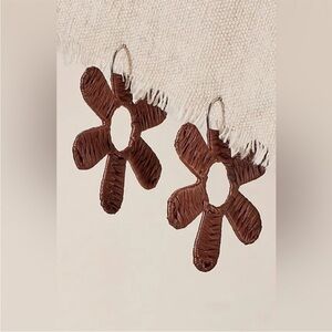 ⭐️Free People Wendy Woven Flower Hoops in Chocolate NWT